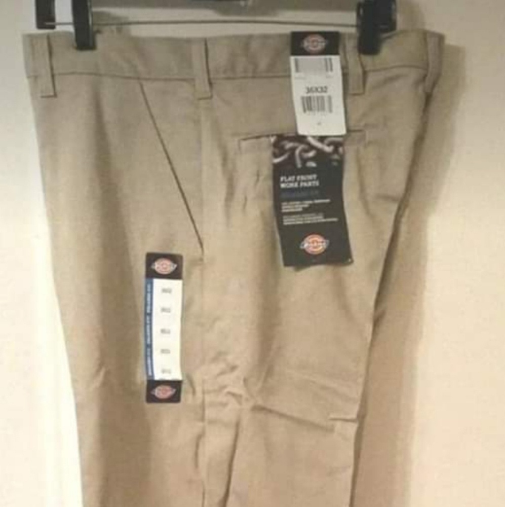 NEW Dickie brand men's Khaki 36x32 dress pant / work